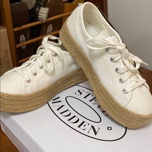 Steve Madden sneaker
